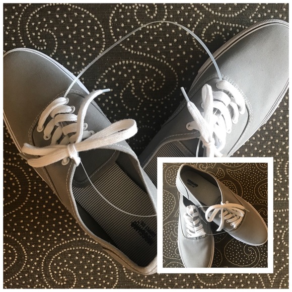 Mossimo Supply Co. Shoes - Mossimo Supply Co. GRAY & WHITE Size 11